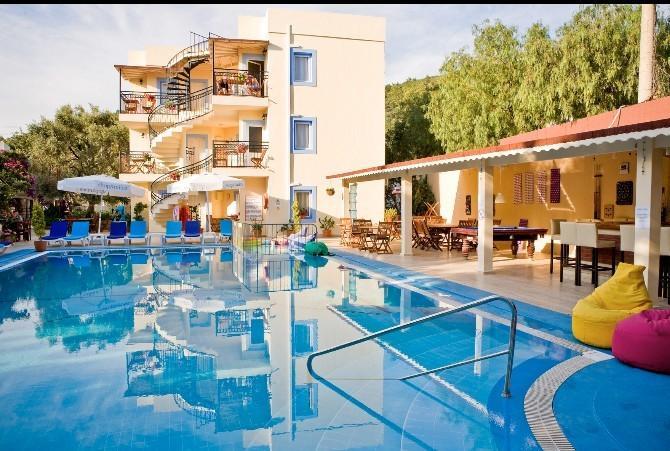 Merve Apartments, Your Home From Home In Central Bodrum, Street Cats Frequent The Property, Not All Apartments Have Balconies , Ground Floor Have Terrace With Table And Chairs Buitenkant foto