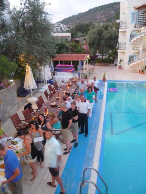 Merve Apartments, Your Home From Home In Central Bodrum, Street Cats Frequent The Property, Not All Apartments Have Balconies , Ground Floor Have Terrace With Table And Chairs Buitenkant foto